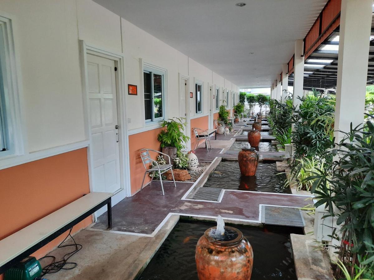 Fancy Carp Resort Ча Ам Екстериор снимка