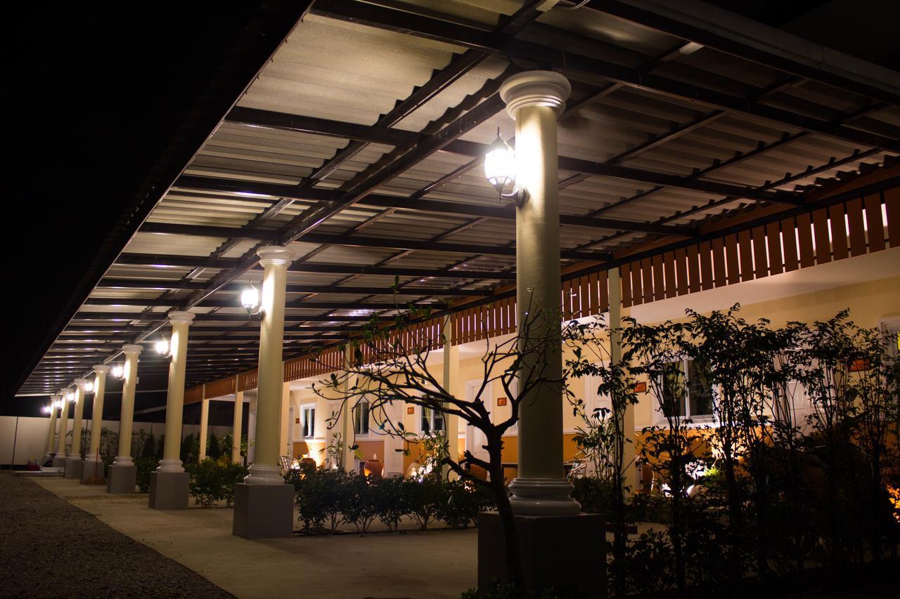 Fancy Carp Resort Ча Ам Екстериор снимка