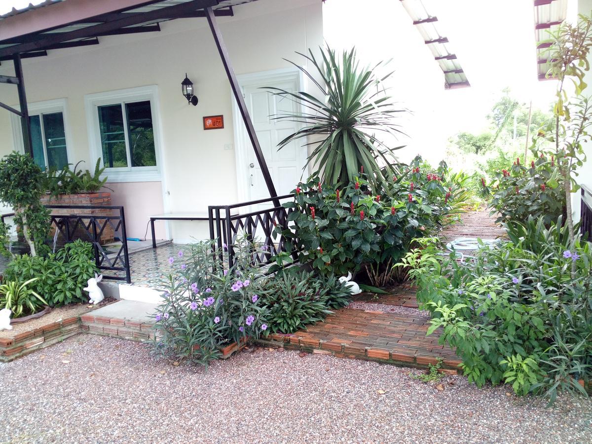Fancy Carp Resort Ча Ам Екстериор снимка