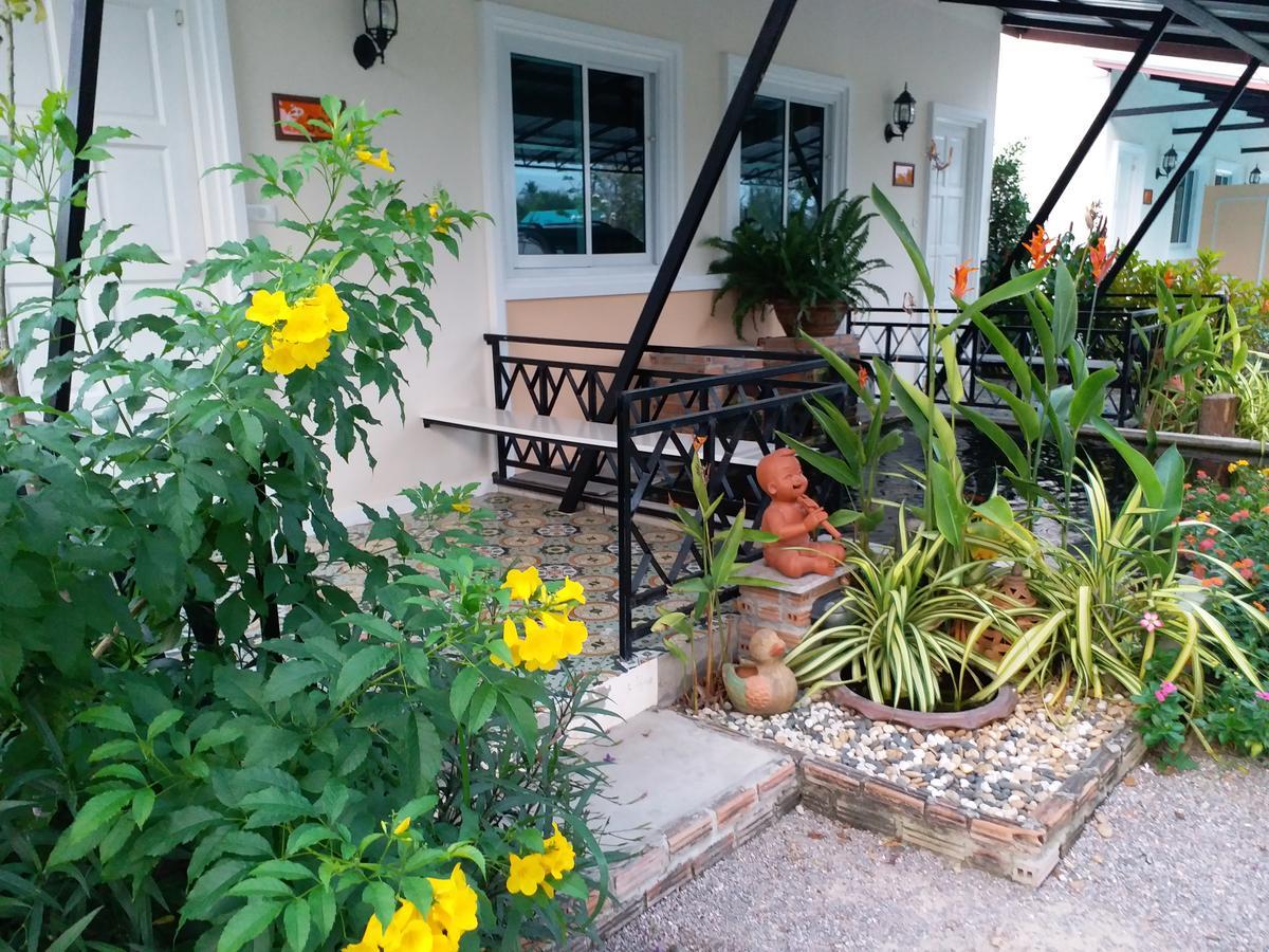 Fancy Carp Resort Ча Ам Екстериор снимка