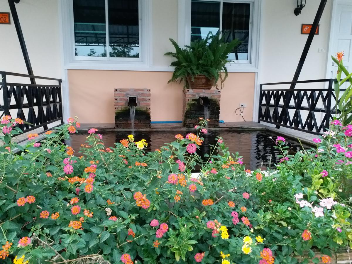 Fancy Carp Resort Ча Ам Екстериор снимка